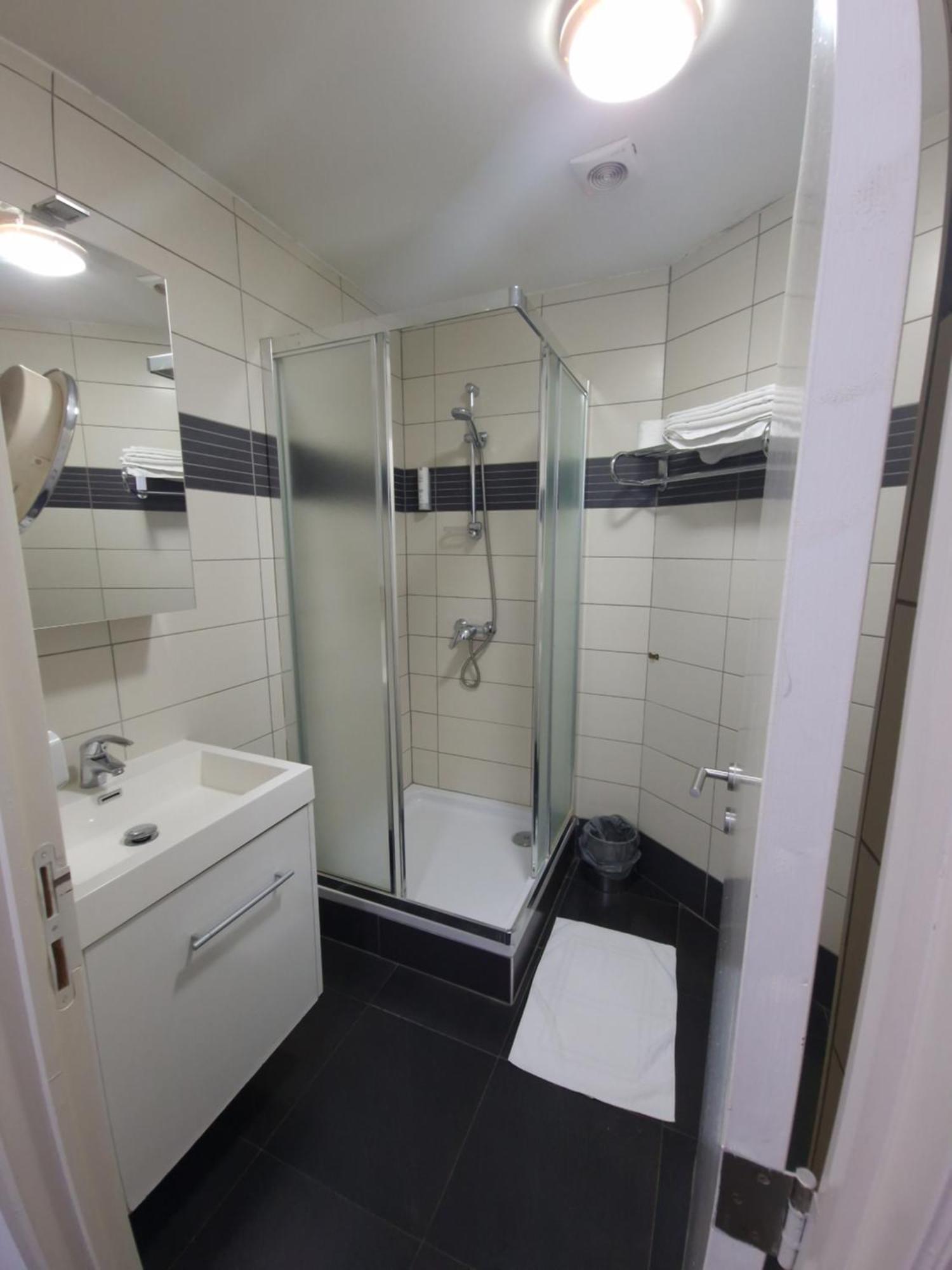 Sky Apart Hotel - Hotel Eurocap Jette Εξωτερικό φωτογραφία